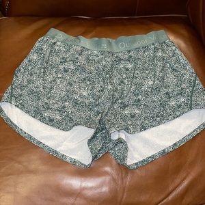 Outdoor Voices green pebbled relay shorts